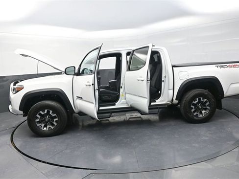 Used 2020 Toyota Tacoma TRD Off-Road image 38