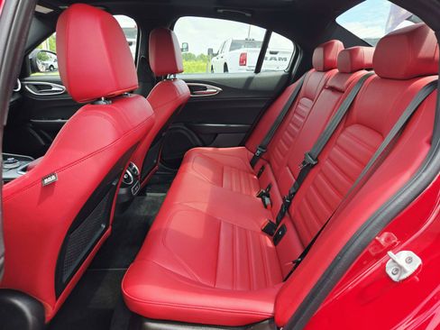 Used 2024 Alfa Romeo Giulia Veloce AWD/4WD image 14