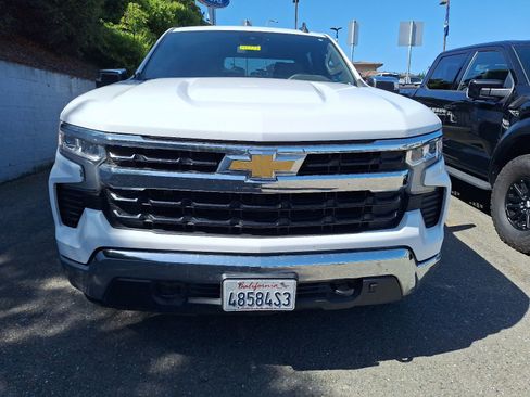 Used 2023 Chevrolet Silverado 1500 LT w/ Protection Package AWD/4WD image 2