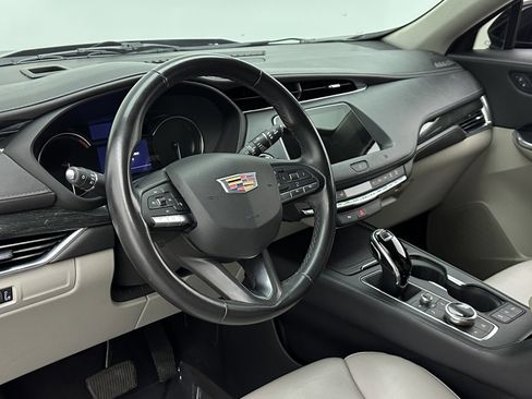 Used 2020 Cadillac XT4 Premium Luxury image 8