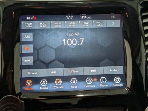 Used 2020 Jeep Cherokee Limited image 24