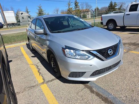 Used 2017 Nissan Sentra SV image 2