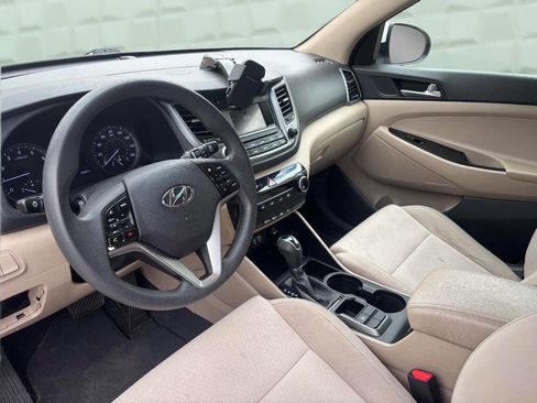 Used 2018 Hyundai Tucson SE image 11