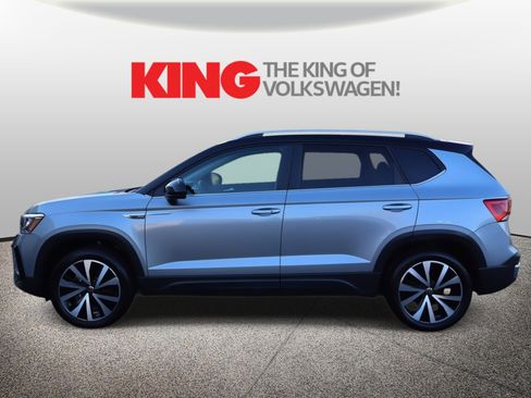 Certified 2023 Volkswagen Taos SE w/ Panoramic Sunroof Package image 7