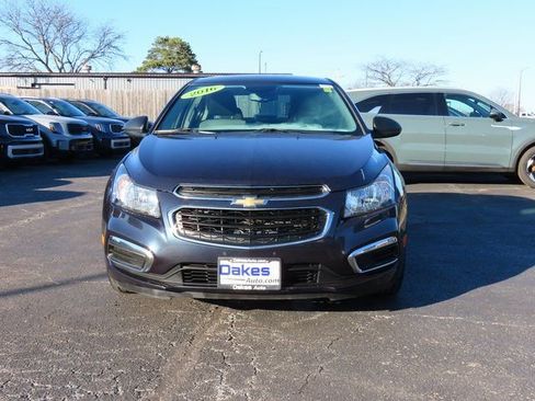 Used 2016 Chevrolet Cruze LS image 3