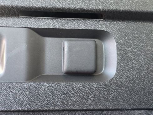 Certified 2025 Buick Envision Avenir image 15