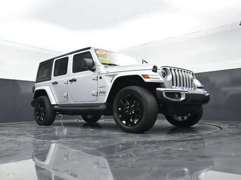 Used 2023 Jeep Wrangler Unlimited Sahara w/ Cold Weather Group AWD/4WD image 47