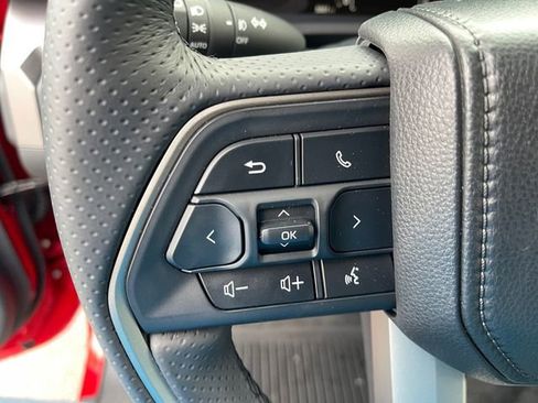 Certified 2025 Toyota 4Runner SR5 AWD/4WD image 30