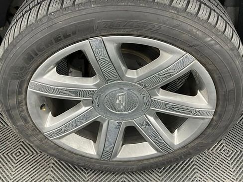 Used 2016 Cadillac Escalade Premium image 24