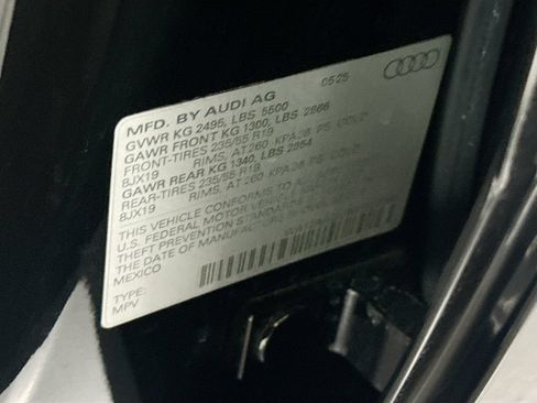Used 2025 Audi Q5 Premium Plus w/ Premium Plus AWD/4WD image 34