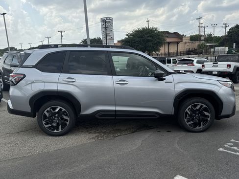 New 2025 Subaru Forester Limited w/ Popular Package image 2