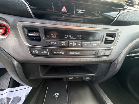 Used 2024 Honda Ridgeline Sport image 12