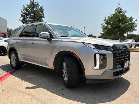 Used 2025 Hyundai Palisade SEL FWD image 4