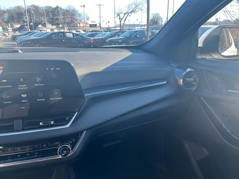 Used 2025 Chevrolet Equinox LT image 30