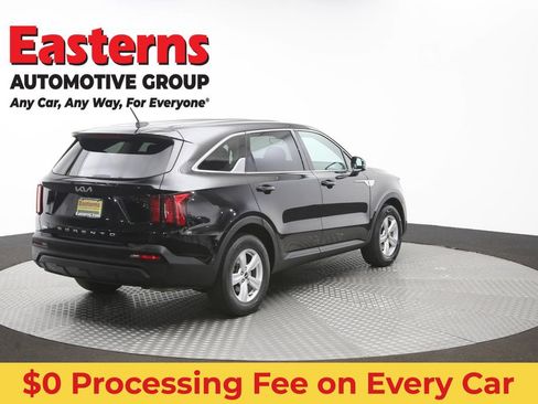 Used 2022 Kia Sorento LX FWD image 39