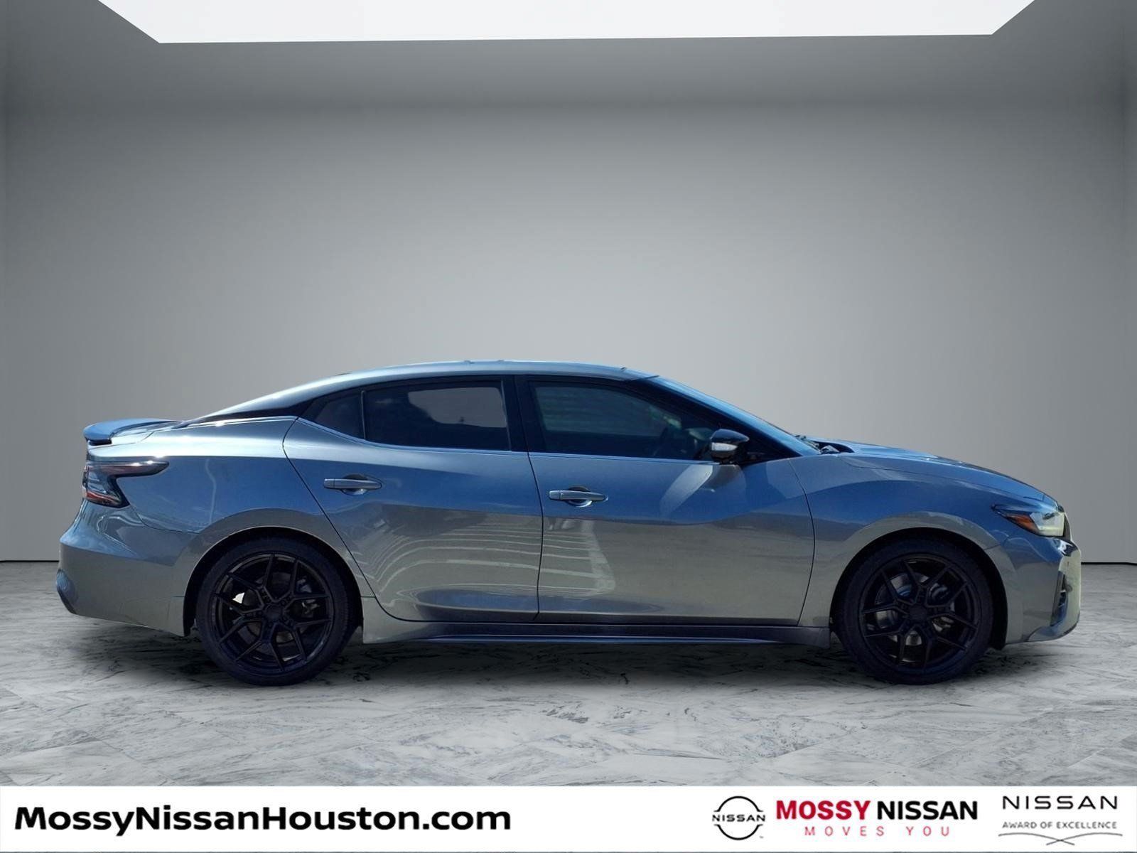 Used 2021 Nissan Maxima SR w/ Sport Mat Group FWD image 8