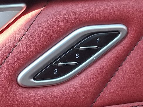 Used 2022 Maserati Levante Modena AWD/4WD image 27