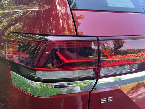 Used 2024 Volkswagen Atlas SE AWD/4WD image 28