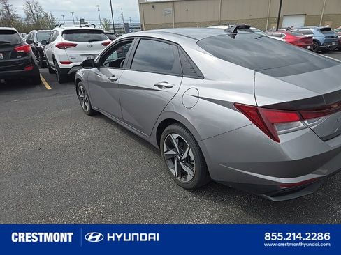 Used 2023 Hyundai Elantra SEL w/ Convenience Package image 3