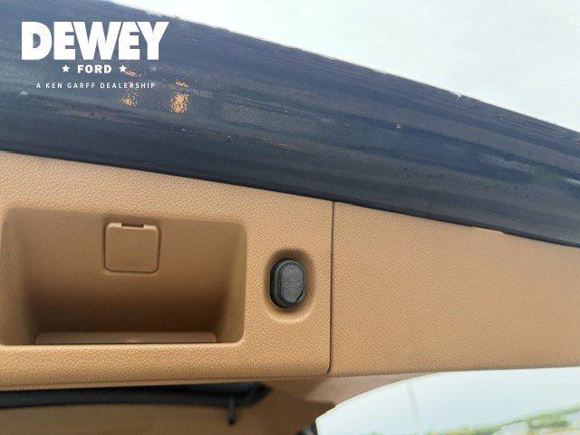 Used 2017 Cadillac Escalade Platinum AWD/4WD image 36
