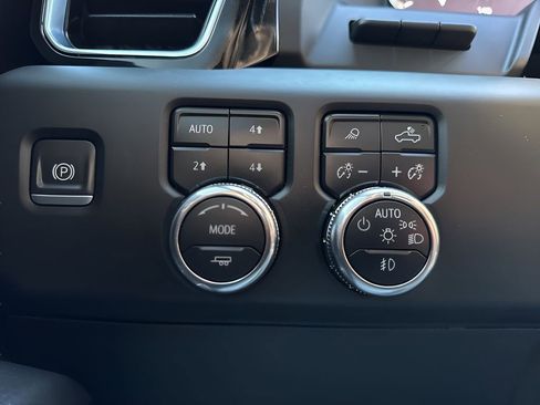 Used 2024 GMC Sierra 2500 Denali w/ Denali Reserve Package image 26