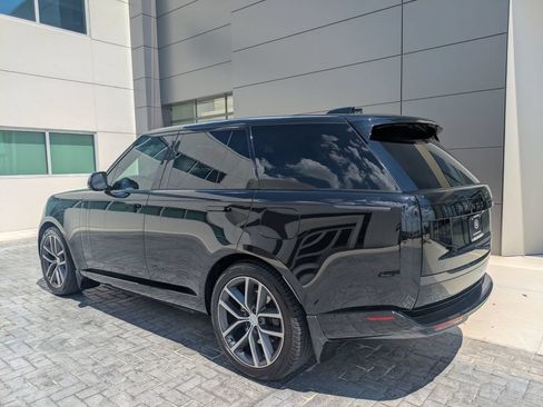 Certified 2025 Land Rover Range Rover SE AWD/4WD image 4