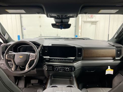 Used 2024 Chevrolet Silverado 3500 High Country w/ High Country Premium Package image 10