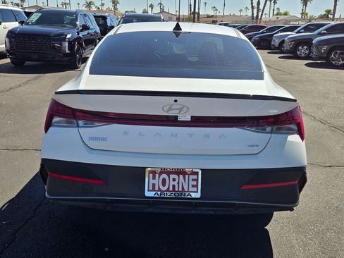 New 2025 Hyundai Elantra SEL image 3
