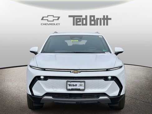 New 2026 Chevrolet Equinox EV LT image 2