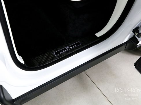 Used 2023 Rolls-Royce Cullinan Black Badge w/ Driver's Package image 27