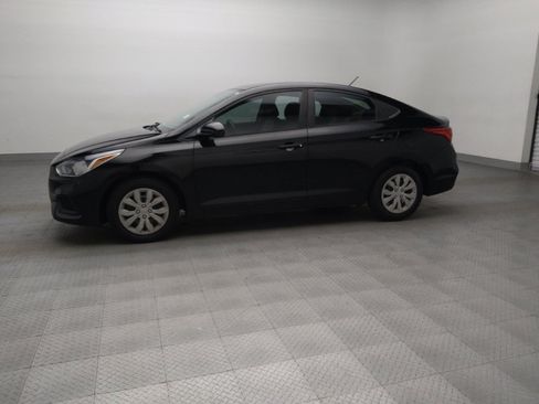Used 2019 Hyundai Accent SE FWD image 2