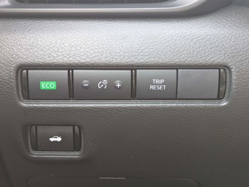 Used 2025 Nissan Sentra S FWD image 28