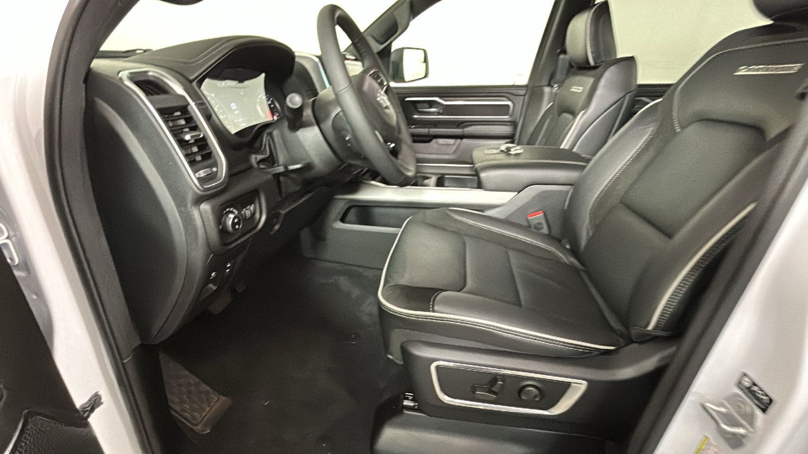 Used 2026 RAM 1500 Laramie w/ Night Edition AWD/4WD image 14