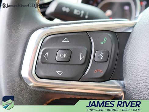 Used 2023 Jeep Gladiator Overland AWD/4WD image 25