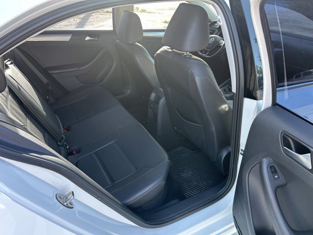 Used 2017 Volkswagen Jetta SE FWD image 8