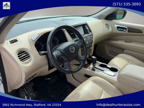 Used 2020 Nissan Pathfinder Platinum FWD image 30