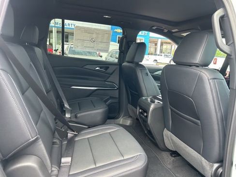 New 2026 Chevrolet Traverse LT w/ Sun and Wheel Package FWD image 33