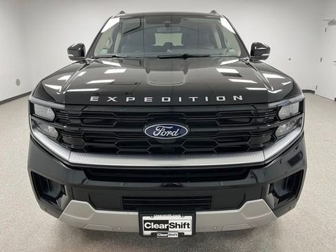 Used 2025 Ford Expedition Max Platinum AWD/4WD image 3