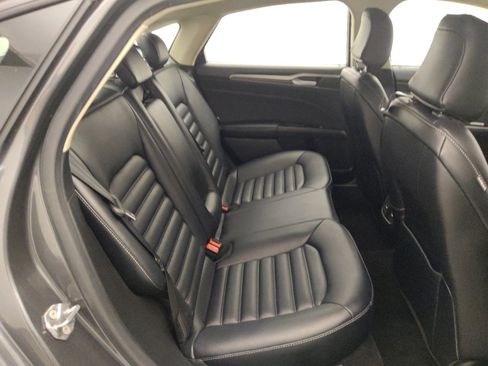 Used 2020 Ford Fusion SEL FWD image 19