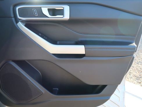 Used 2022 Ford Explorer XLT w/ Equipment Group 202A image 24