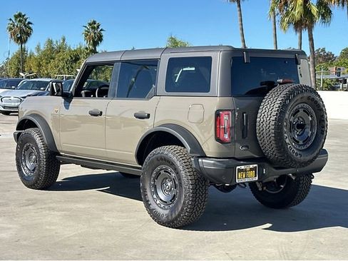 New 2025 Ford Bronco Badlands image 4