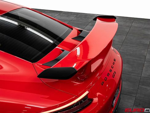 Used 2018 Porsche 911 GT3 RWD image 18
