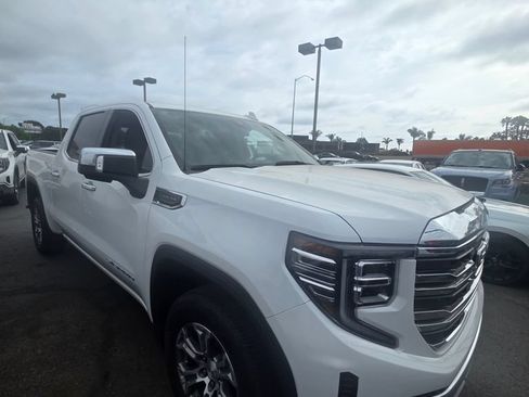Used 2025 GMC Sierra 1500 SLT RWD image 2
