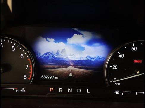 Used 2022 Ford Explorer Limited w/ Equipment Group 301A RWD image 9