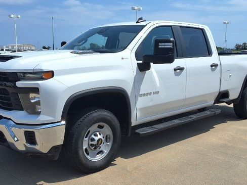 Used 2024 Chevrolet Silverado 2500 W/T w/ WT Convenience Package AWD/4WD image 4