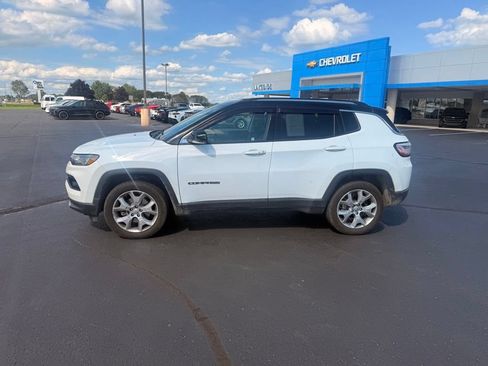 Used 2022 Jeep Compass Limited AWD/4WD image 2