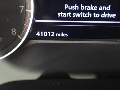 Used 2024 Nissan Pathfinder SV image 39