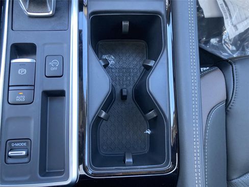 New 2026 Nissan Pathfinder Platinum image 16