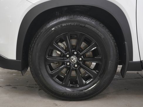 Used 2024 Toyota Grand Highlander XLE image 34