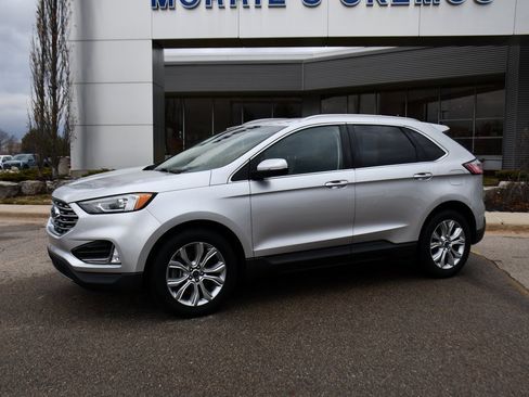 Used 2019 Ford Edge Titanium w/ Cold Weather Package image 2